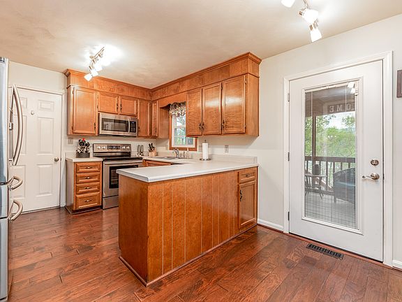 3rd image of 1782 Stone Mill Dr