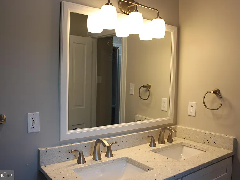 34 Delsea Dr S #B — Photo 17