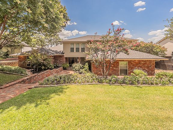 3rd image of 1406 Riverview Dr