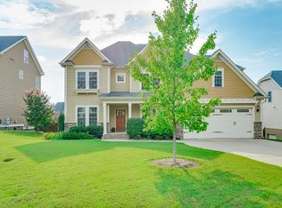 104 Gryffindor Ln, Holly Springs, NC 27540
