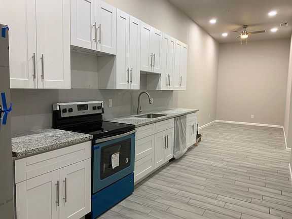 3rd image of 221 W Wilson Ave APT A2