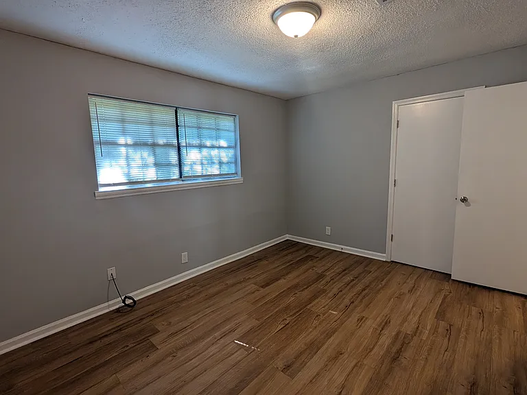 700 Graymont Ave W #1 — Photo 15