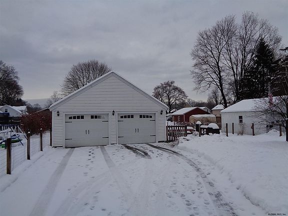 4th image of 30 La Barge St