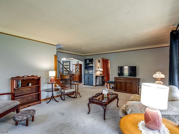 4th image of 16080 Glenridge Ave