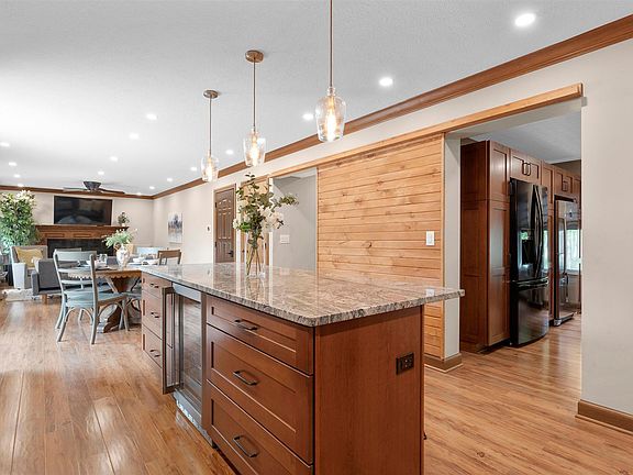 4th image of 74 Glengary Dr