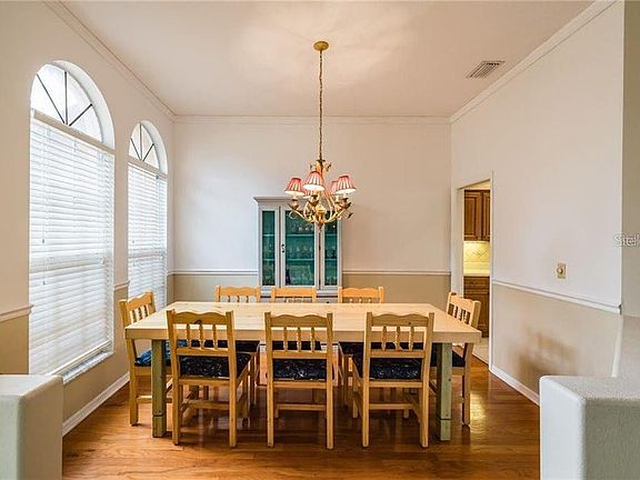 5th image of 10427 Nightengale Dr