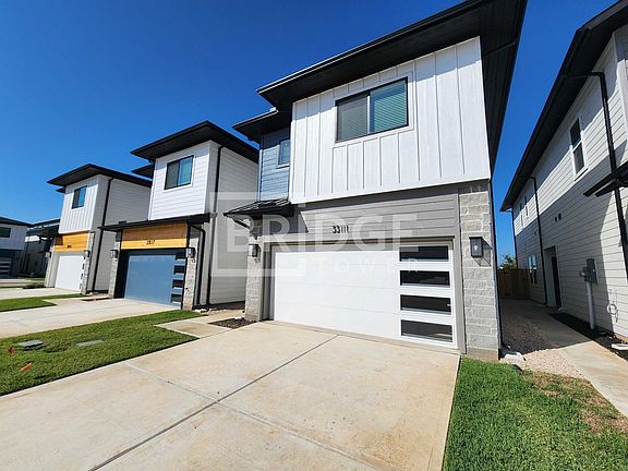 2nd image of 33111 Oak Heights Pl