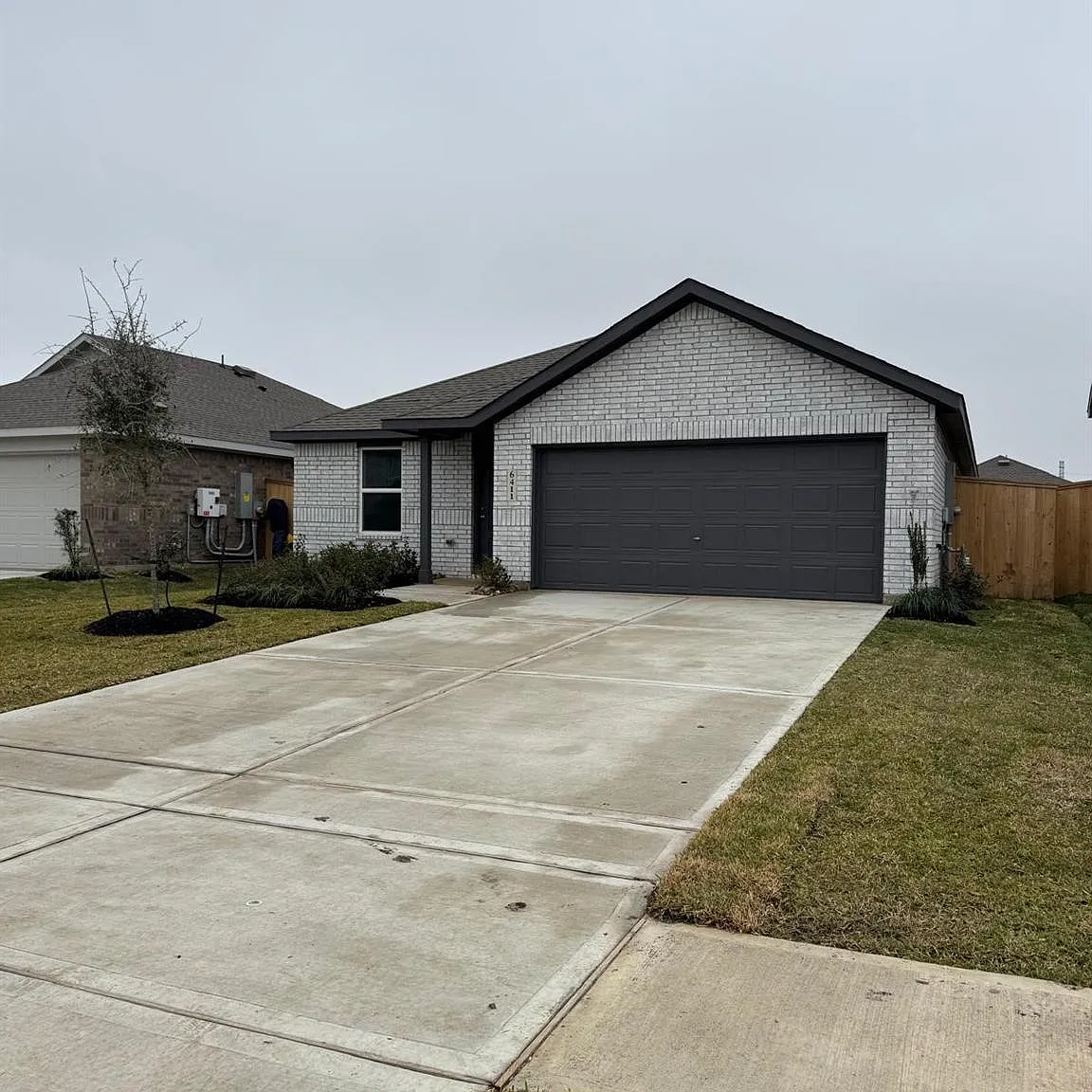 4 bed, 1760 sqft, $2,100 — Photo 2