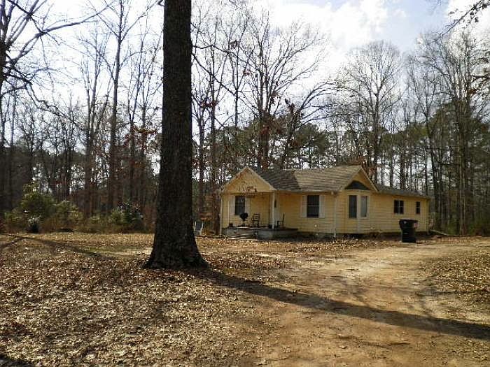 2nd image of 730 Whit Davis Rd
