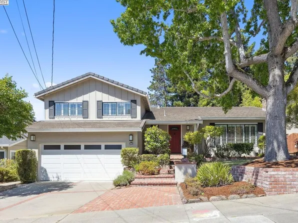 17331 Mayflower Dr, Castro Valley, CA 94546