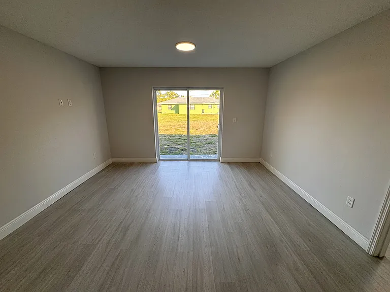 4100 Mendoza Ave — Photo 6