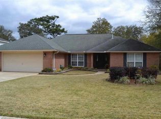6032 Forest Green Rd, Pensacola, FL 32505