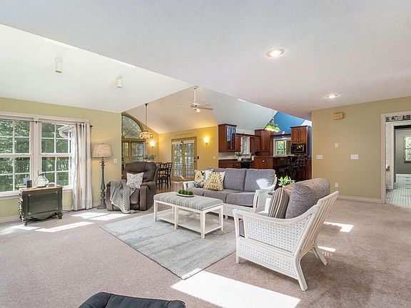 5th image of 8162 Fernwood Dr