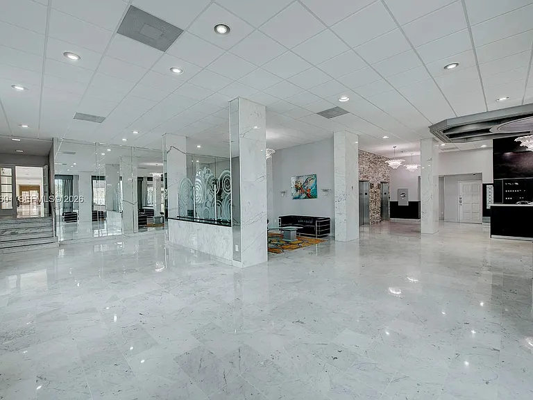 5001 Collins Ave #9H — Photo 5