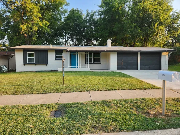 2206 Huntington Dr, Arlington, TX 76010