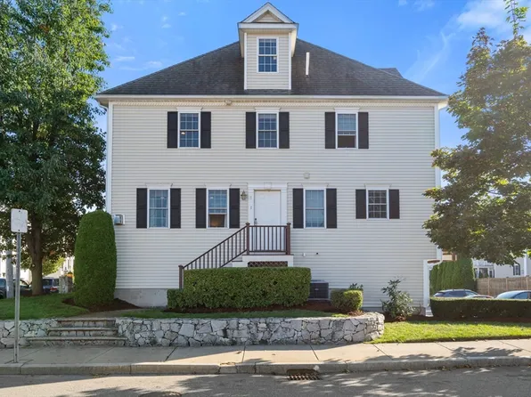 5 Floyd St APT 1, Waltham, MA 02453