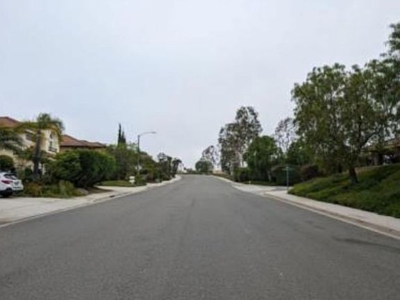Exterior Neighborhood (street photo)