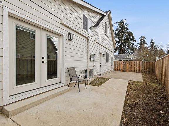 3rd image of 520 Ethan Ct