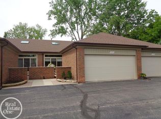 49404 Northwood Ct, Shelby Township, MI 48315