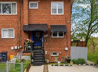 853 Neptune Ave, Oxon Hill, MD 20745