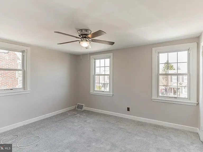 268 Childs Ave — Photo 16