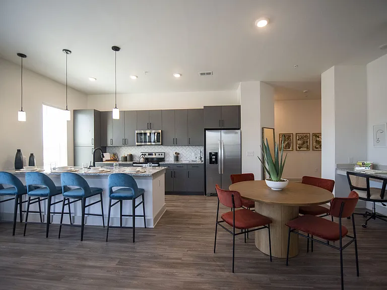 Solis Gainesville — Photo 9