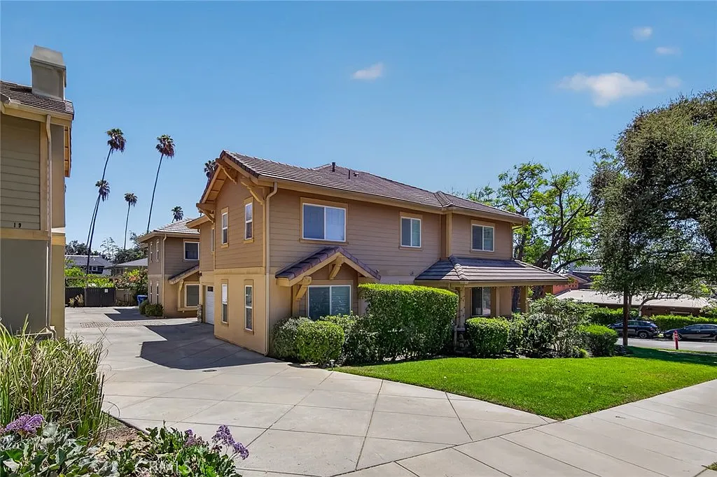 4 bed, 2564 sqft, $6,500 — Photo 3