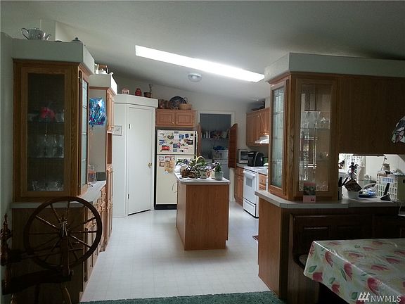 2nd image of 1137 Aspen Ln #198