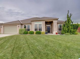 1711 Sunshine Ave, West Richland, WA 99353