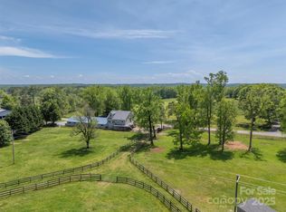 855 Phillips Rd, Columbus, NC 28722