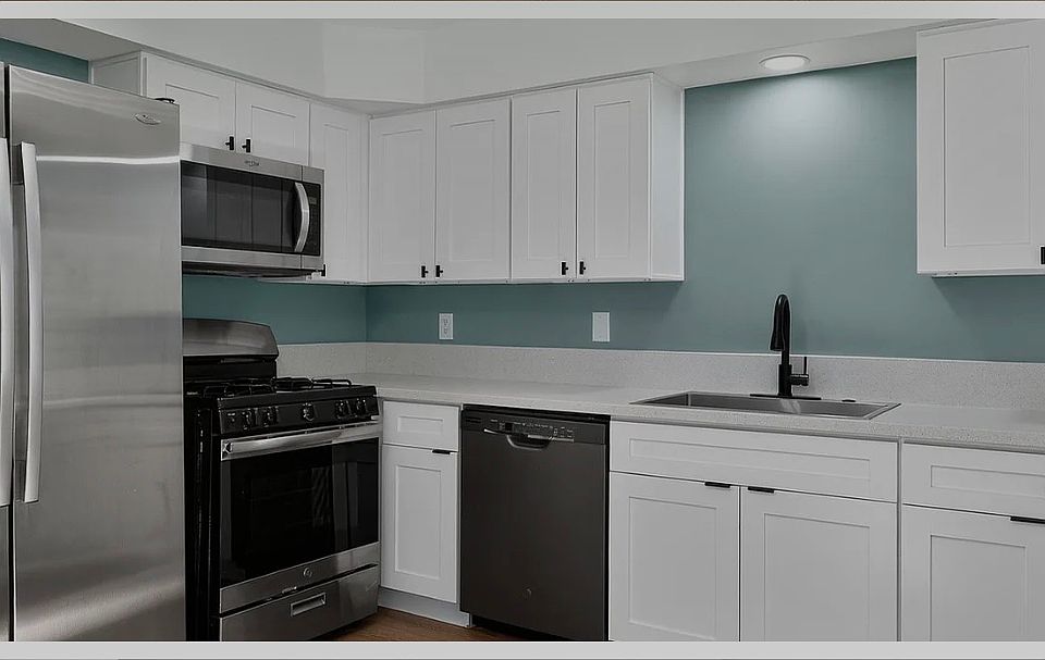 1st image of 44440-44408 Acacia Dr #3