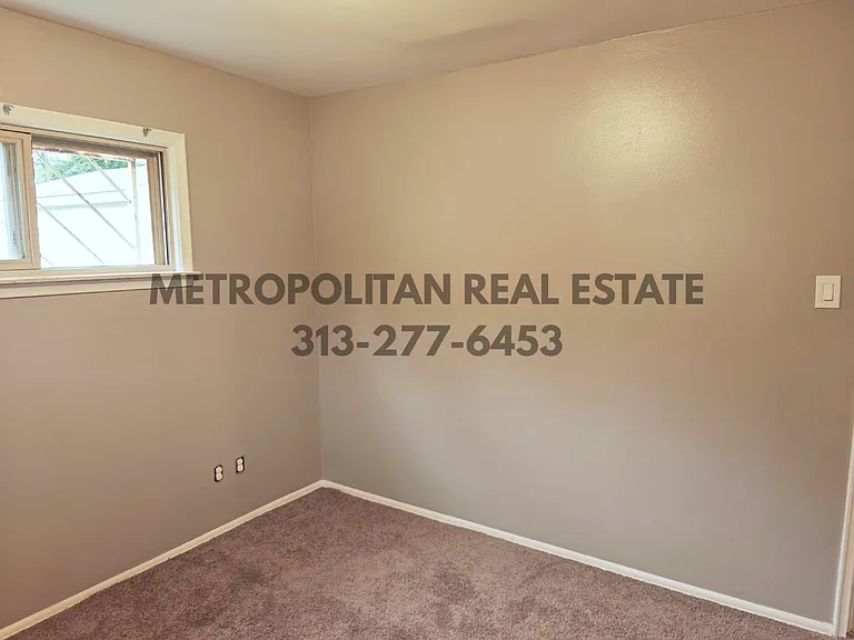 26680 Penn St — Photo 16