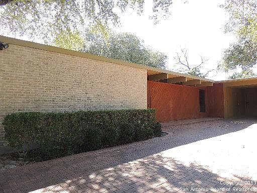 2nd image of 318 Harriett Dr