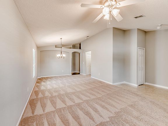 5th image of 470 S Aberdeenshire Dr