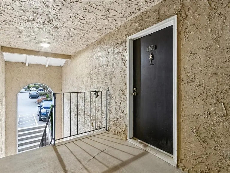 3155 Seven Pines Ct #303 — Photo 3