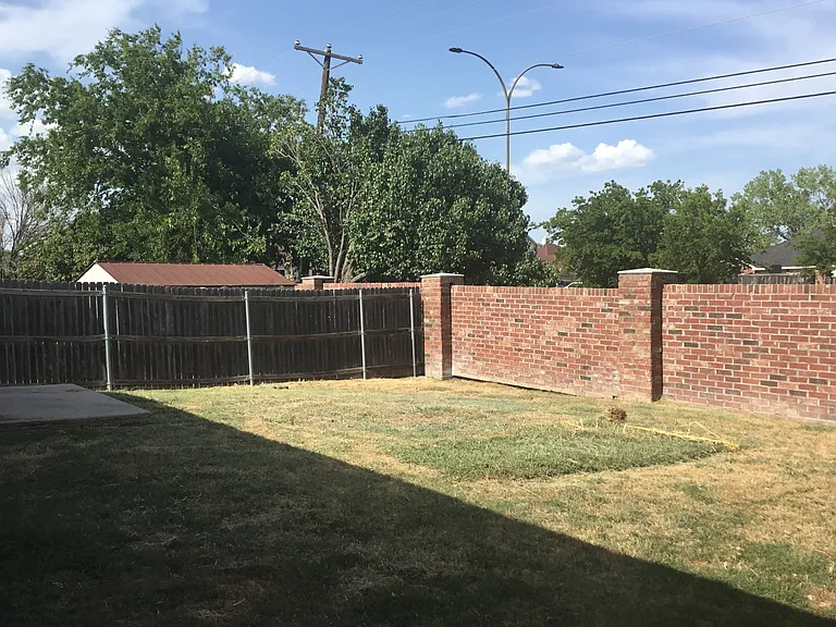 7605 Stanhope Ln — Photo 17