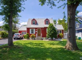 18 Bryant St, Paramus, NJ 07652