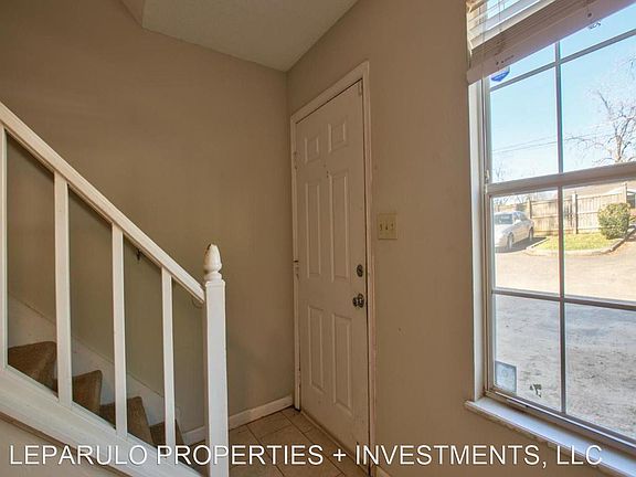 2nd image of 807 Richmond St #807