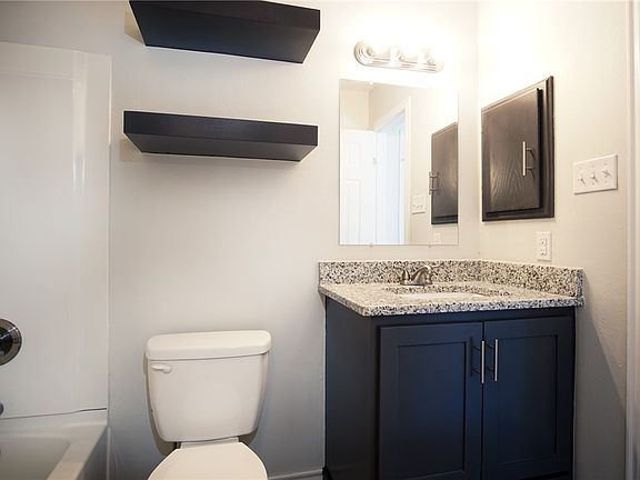 5th image of 712 Vassar Ct APT B