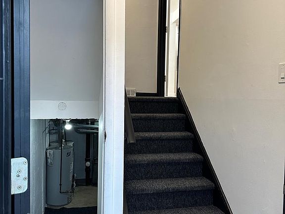 5th image of 9405 Kirkwood Rd