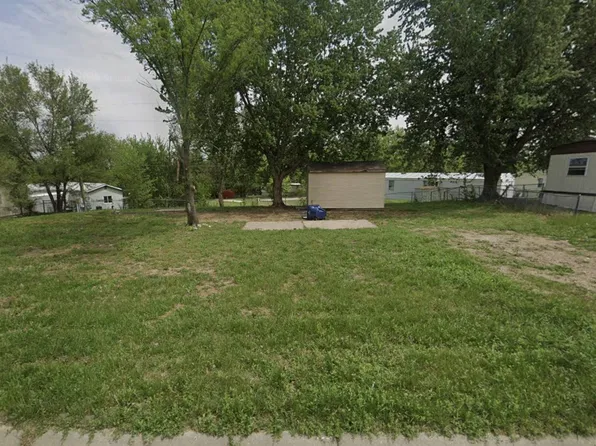 816 Robert St, Junction City, KS 66441