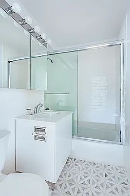 5th image of 7 E 14th St APT 17L