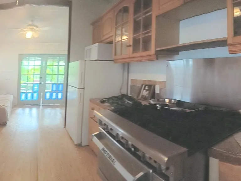 Virginia St — Photo 11