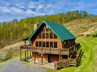 1608 Woodyard Rd, Grafton, WV 26354