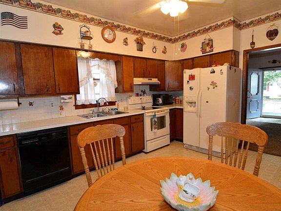 5th image of 719 Bennighof Ave