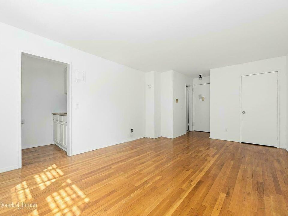 2nd image of 301 E 84th St APT 3C