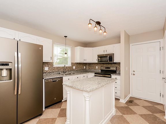 3rd image of 305 Ivy Forge Ct