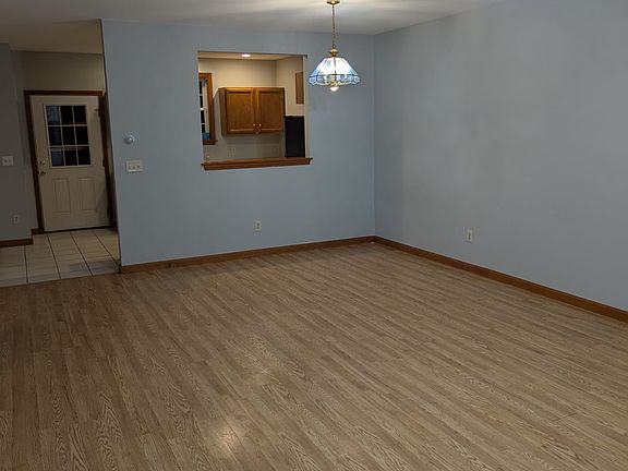 4th image of 561 Mountfort Rd #A