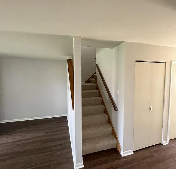495 E End Ave — Photo 6