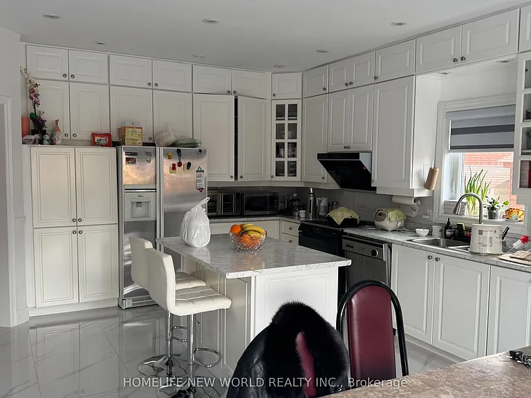 138 Mallory Ave #MAIN FLOOR — Photo 9